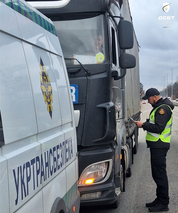 pereviznyk-zyma-2025-perevireno-ponad-9-tysiach-transportnykh-zasobiv