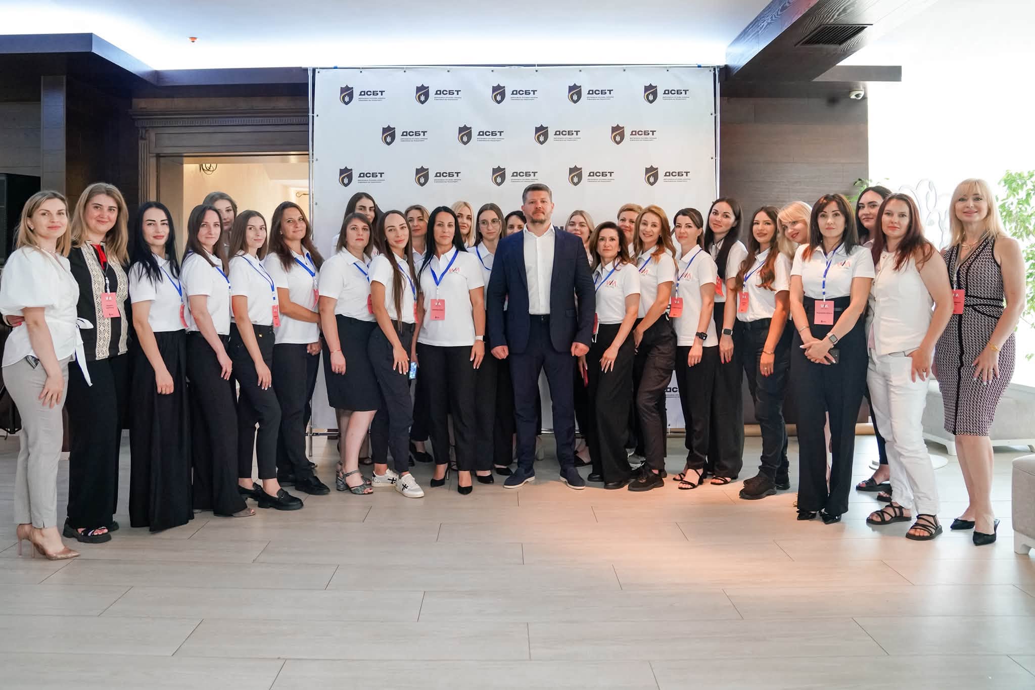 women-in-motion-v-ukraini-startuvala-persha-profesiina-spilnota-zhinok-transportnoi-haluzi