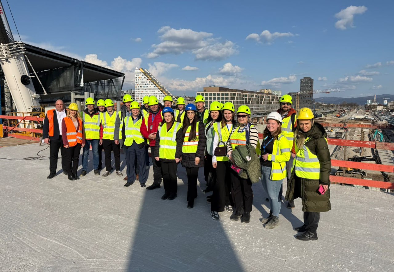 delehatsiia-ukrtransbezpeky-vyvchala-dosvid-respubliky-slovenii-shchodo-transpozytsii-ta-implementatsii-acquis-yes-u-sferi-zaliznychnoho-transportu